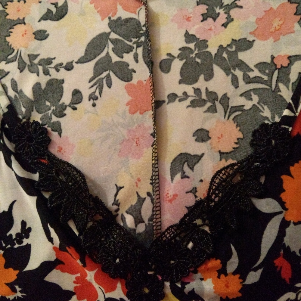 Butterfly Blouse - Picture 5 of 5